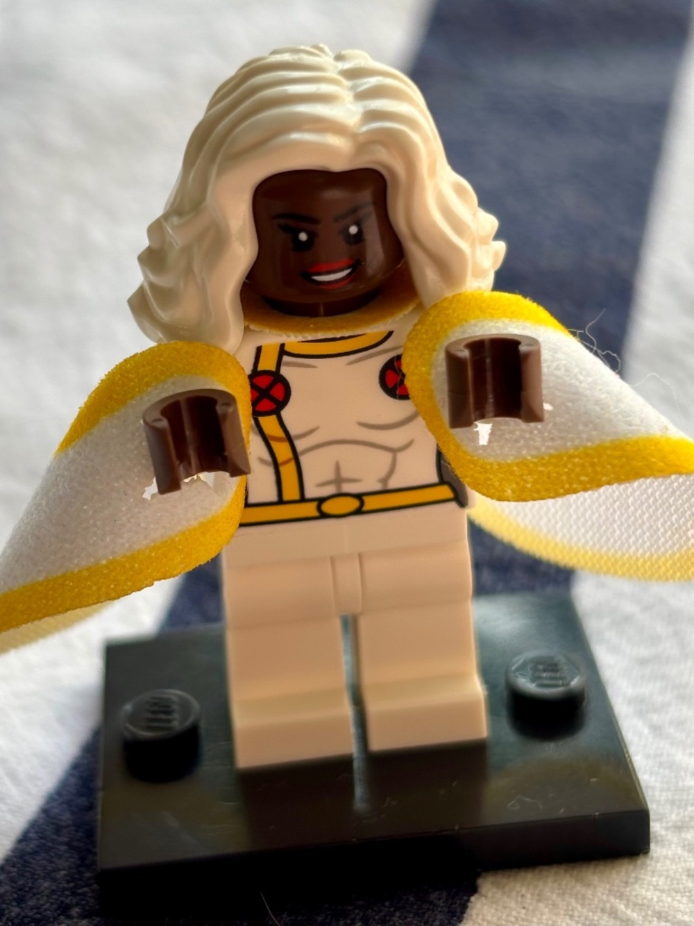 LEGO SUPER HEROES : X-Men "Storm - White Suit, Long Hair" sh0993 New from set.